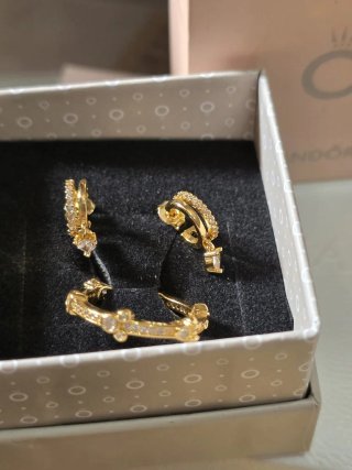 Set Anillo y Pendientes Pandora Oro
