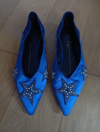 Zapatos planos azules con estrellas 39