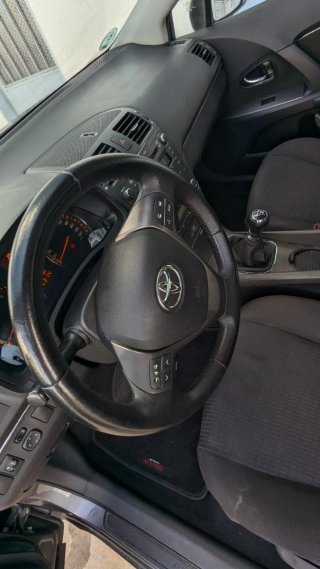 Toyota Avensis 2009