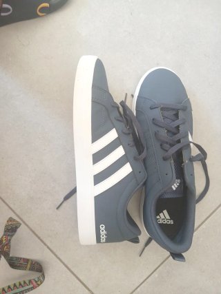 Zapatillas Adidas Azul Marino y Blanco