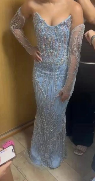 Vestido de fiesta plateado y azul