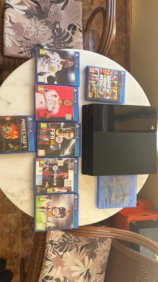 Pack PS4 + FIFA, GTA V, Minecraft . Mando incluido