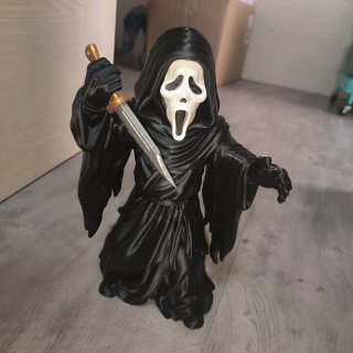 Figura Ghostface con Cuchillo