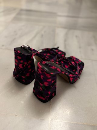 Sandalias Zara Tacon Estampado Animal