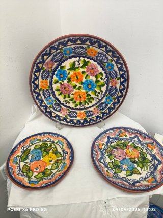 Prezioso set di 3 piatti in ceramica portoghese, Olaria Domingos Eurico