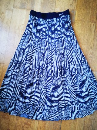 Falda Roberto Verino azul y blanca