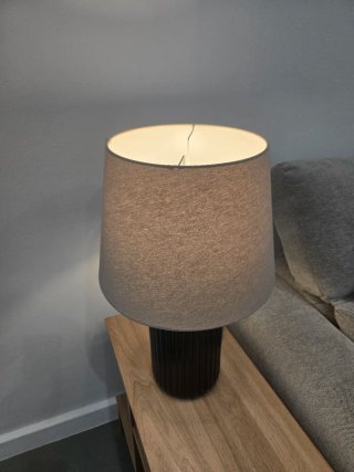 Lámpara de mesa IKEA cerámica y tela