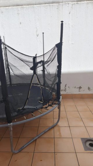 Cama elástica con red de seguridad - venta urgente