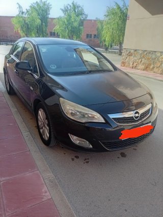 Opel Astra 2011