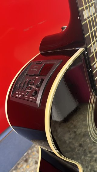 Guitarra Takamine EG523SCB Serie G y estuche