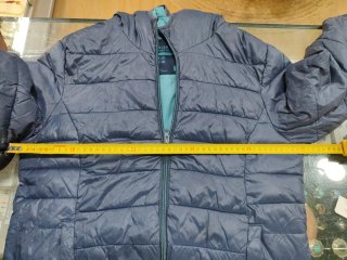 Chaqueta acolchada azul y verde