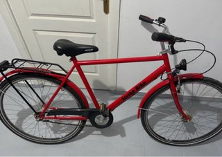 Bicicleta roja Strike Bike