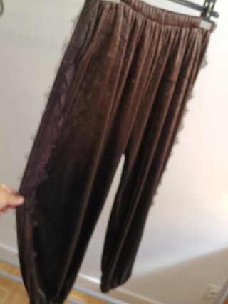 Pantalón terciopelo botapiés elásticos