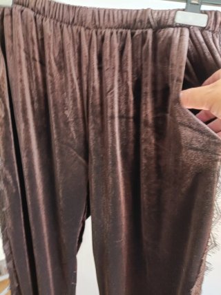 Pantalón terciopelo botapiés elásticos