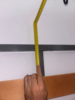 Cama de madera estilo clásico