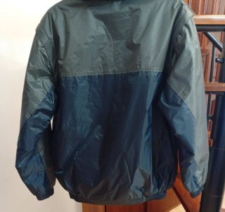 Cazadora laboral impermeable  marca Delta. Talla M