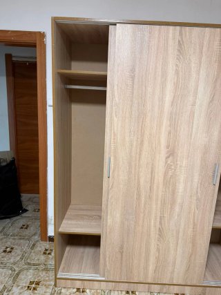 Armario puertas correderas madera