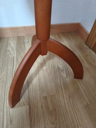 Mesita auxiliar de madera