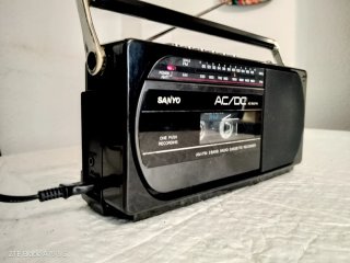 Radio Cassette Sanyo M-1740F.