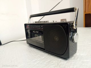 Radio Cassette Sanyo M-1740F.