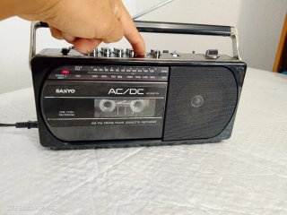 Radio Cassette Sanyo M-1740F.