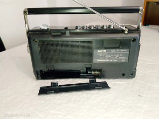 Radio Cassette Sanyo M-1740F.