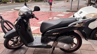 Honda SH 125i Scooter Negra