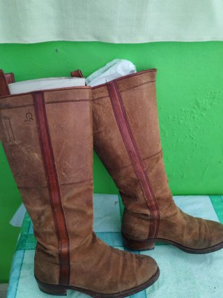 Botas de cuero marrón