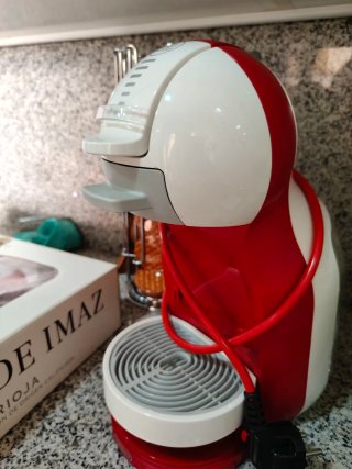 Cafetera Dolce Gusto Roja