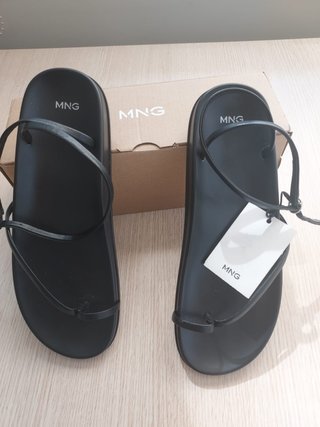 Sandalias planas piel MANGO Talla 38