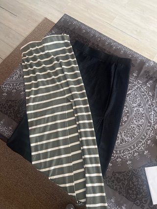 Lote 2 faldas: verde rayas y negra