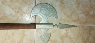 Hacha medieval decorativa