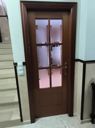6 Puerta de madera interior, 1 cocina y 2 salón