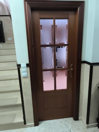 6 Puerta de madera interior, 1 cocina y 2 salón