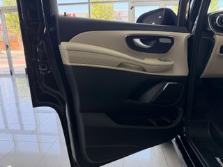 Mercedes-Benz Clase V300 2024