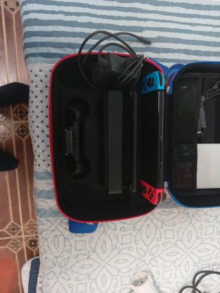 Nintendo Switch OLED Azul y Rojo PRECIO NEGOCIABLE