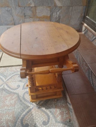 Mesa carrito camarera de madera. Con cajones