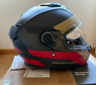 Casco BMW Motorrad Xomo Carbono.