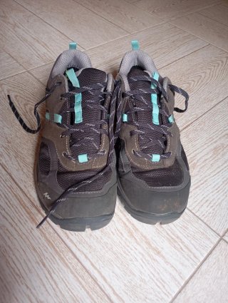 Zapatillas senderismo Quechua grises y turquesa
