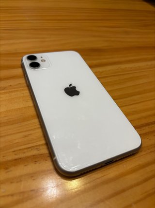 Set iPhone 12 Pro Space grey y iPhone 11 White