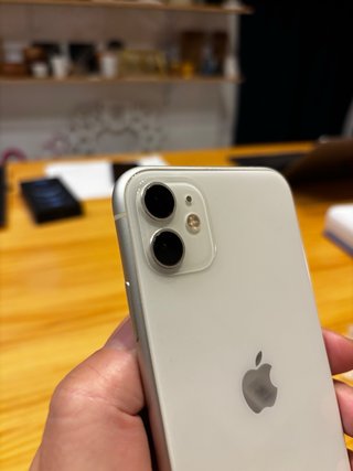 Set iPhone 12 Pro Space grey y iPhone 11 White