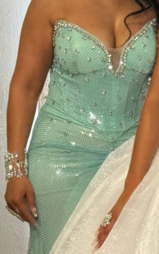Vestido de fiesta verde agua con pedrería