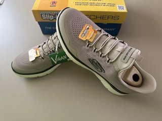 Skechers Hands Free Slip-ins: Summits