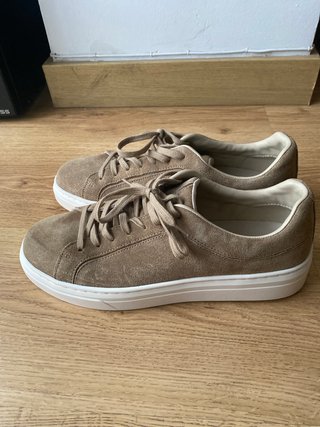 Zapatillas Zara beige de ante – Nuevas sin estrena