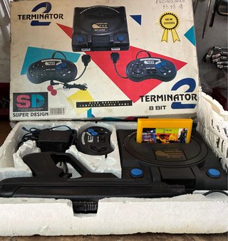 Consola Terminator 2 8-Bit