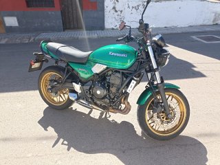 Kawasaki Z 650 RS Verde y Dorada