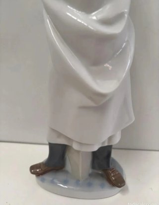 FIGURA LLADRO DE CERAMICA MEDICO CON NIÑO.