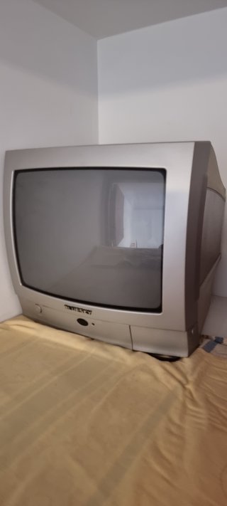 Televisor Blusky Tubo Gris/Plata