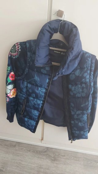 Chaqueta Desigual azul y multicolor