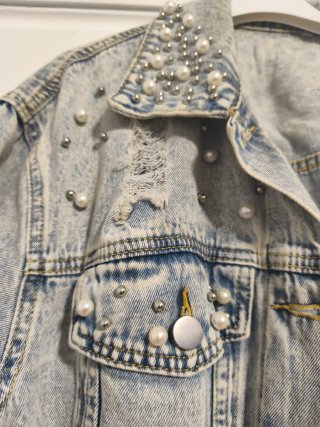 Cazadora vaquera oversize perlas